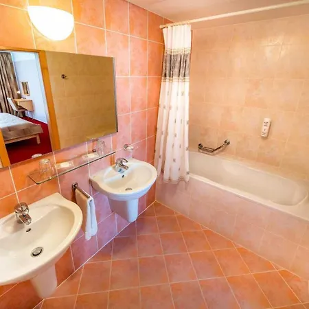 호텔 Akademie Chocerady