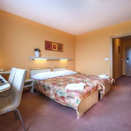 Hotel Akademie Hotell 4*