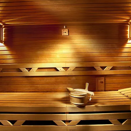 Hotel Akademie Hotell 4*