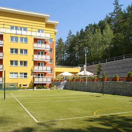 Akademie 4*